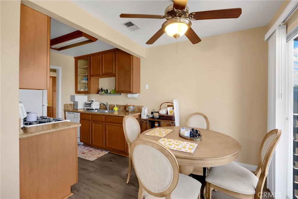 1410 W Lambert