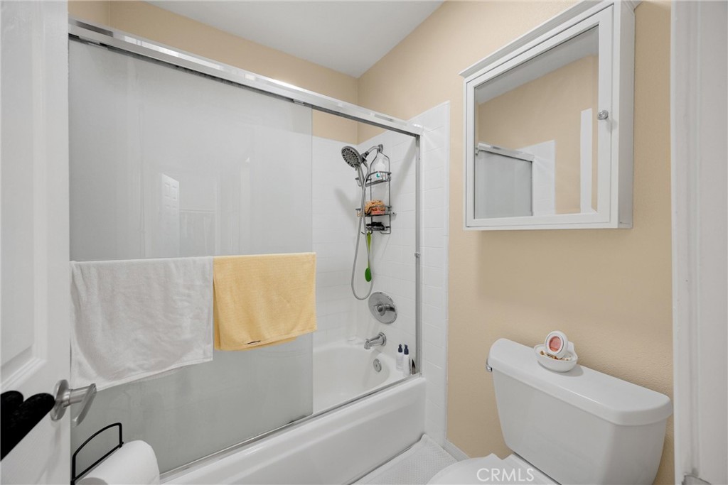 1410 W Lambert