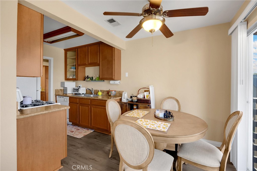 1410 W Lambert