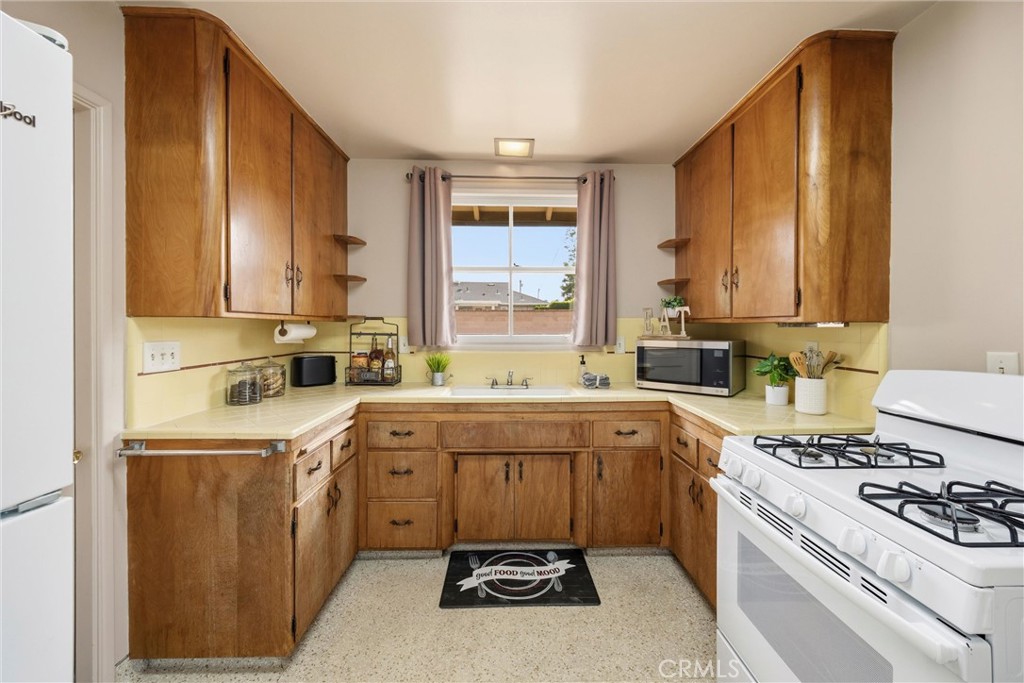 226 N Armel