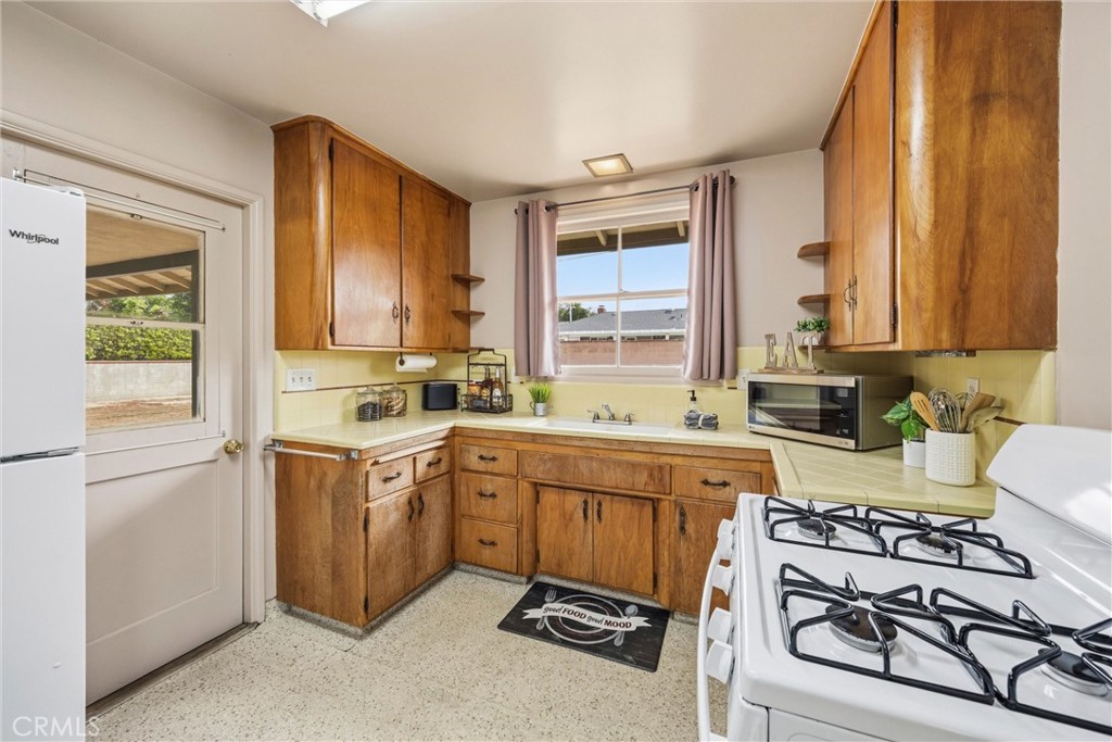 226 N Armel
