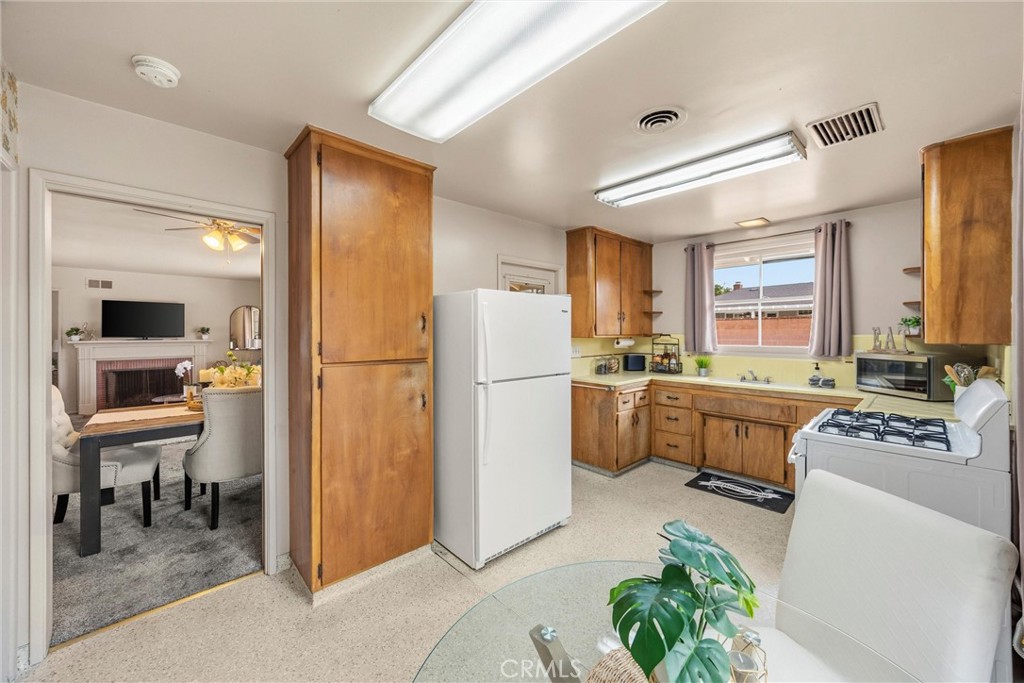 226 N Armel