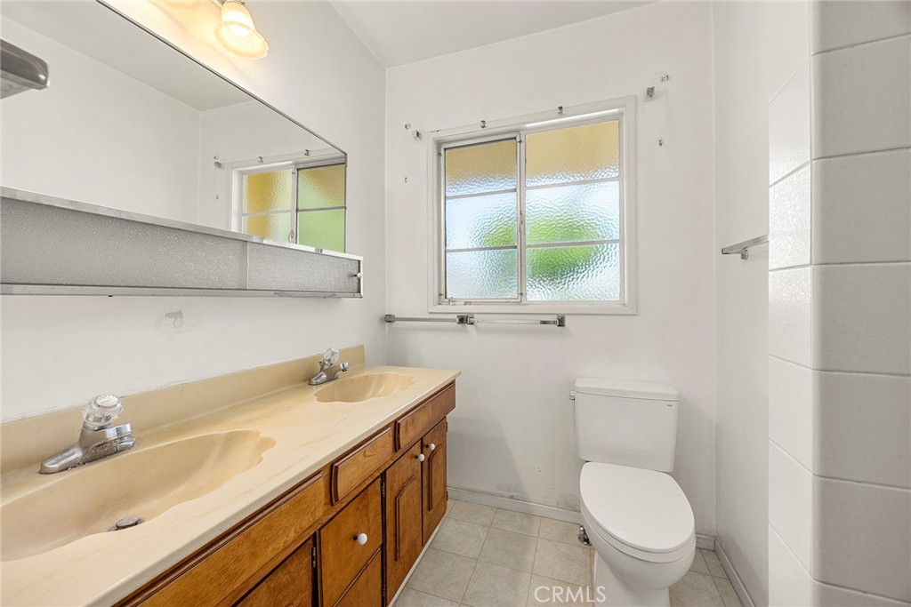 1018 Stanford Avenue