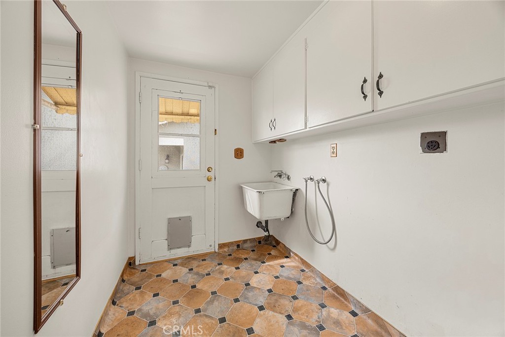 1018 Stanford Avenue