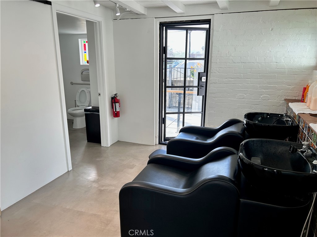 327 S San Gabriel