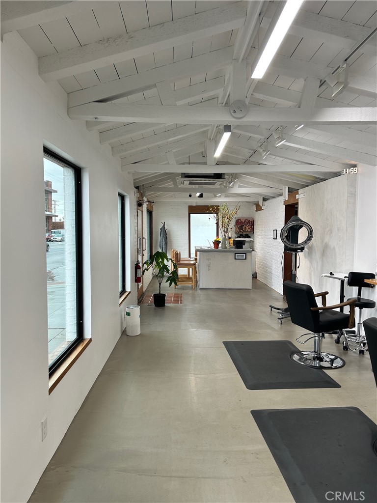 327 S San Gabriel