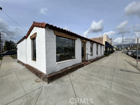 327 S San Gabriel