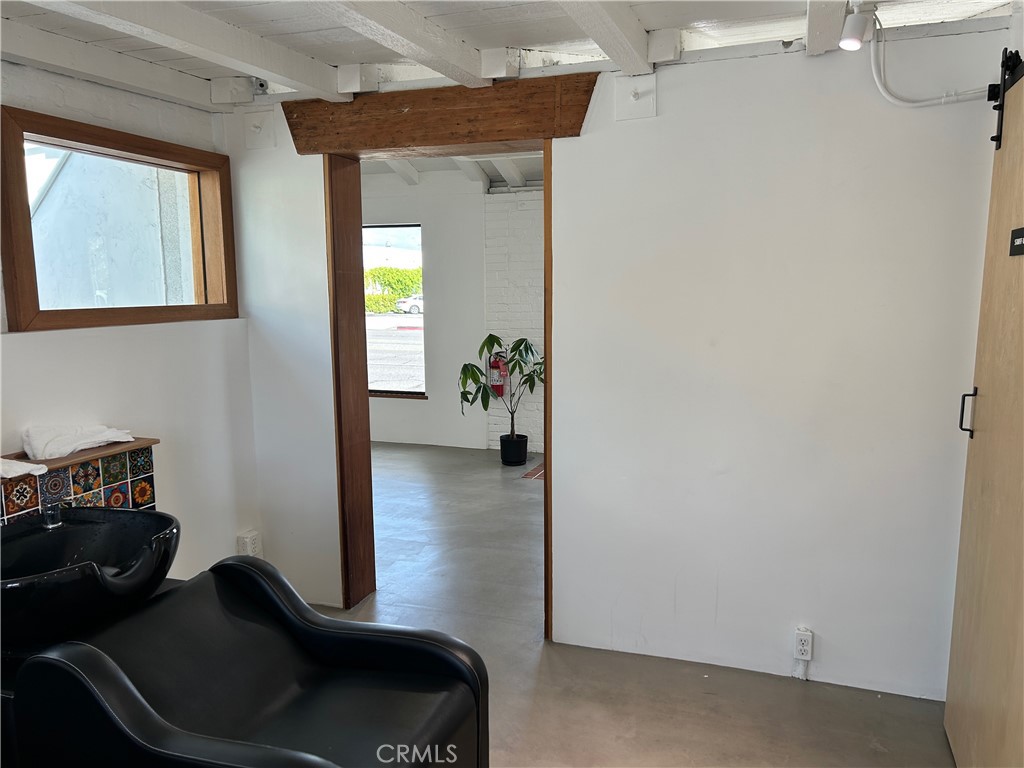 327 S San Gabriel