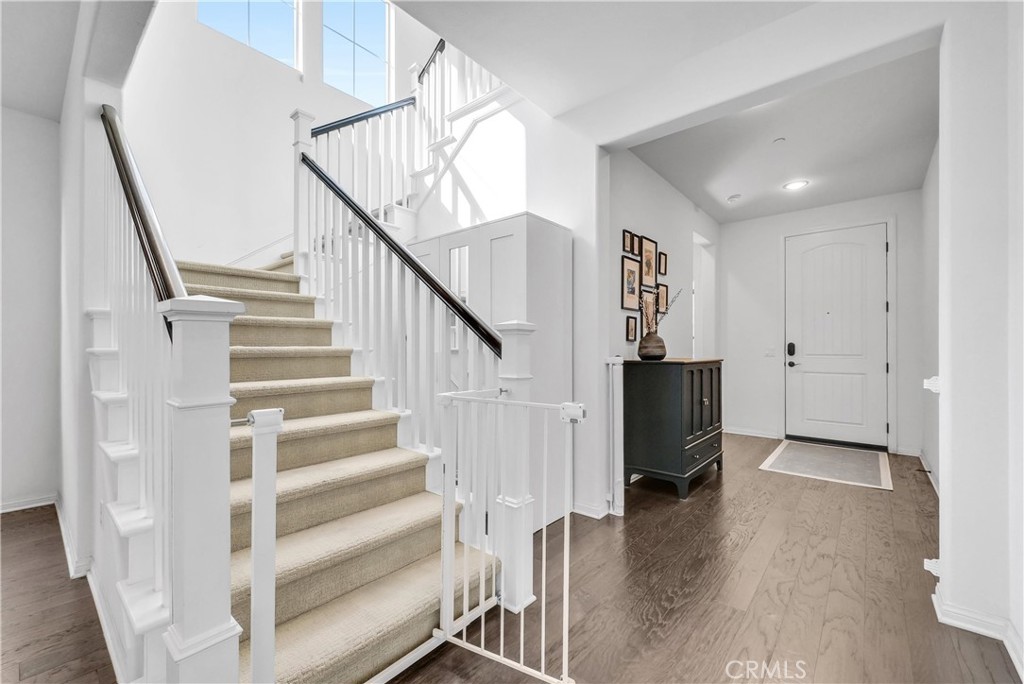 320 La Floresta Drive