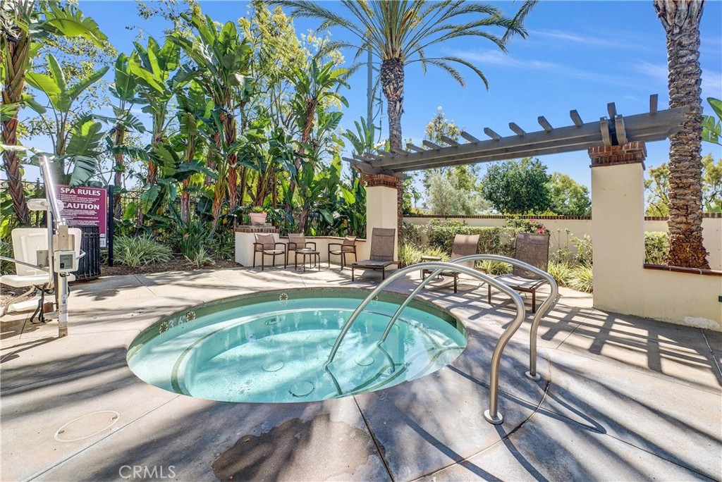 320 La Floresta Drive