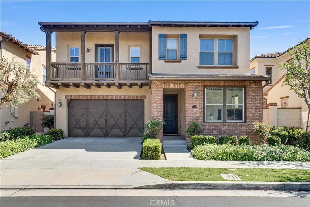 320 La Floresta Drive