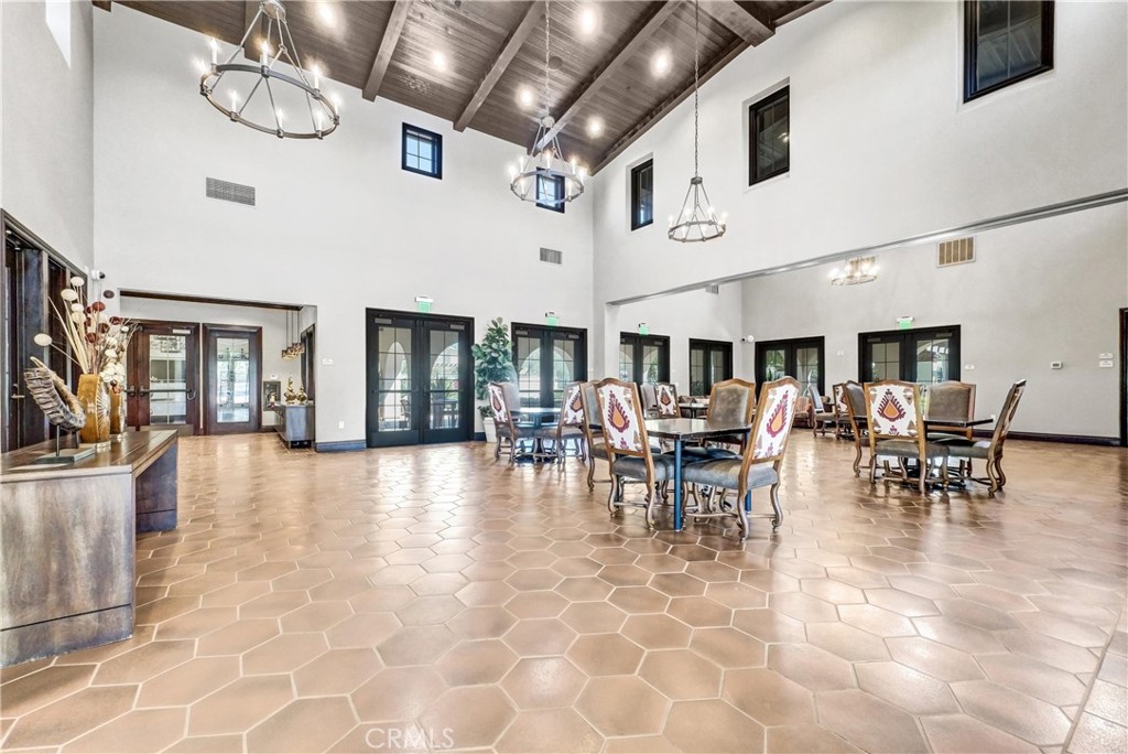 320 La Floresta Drive