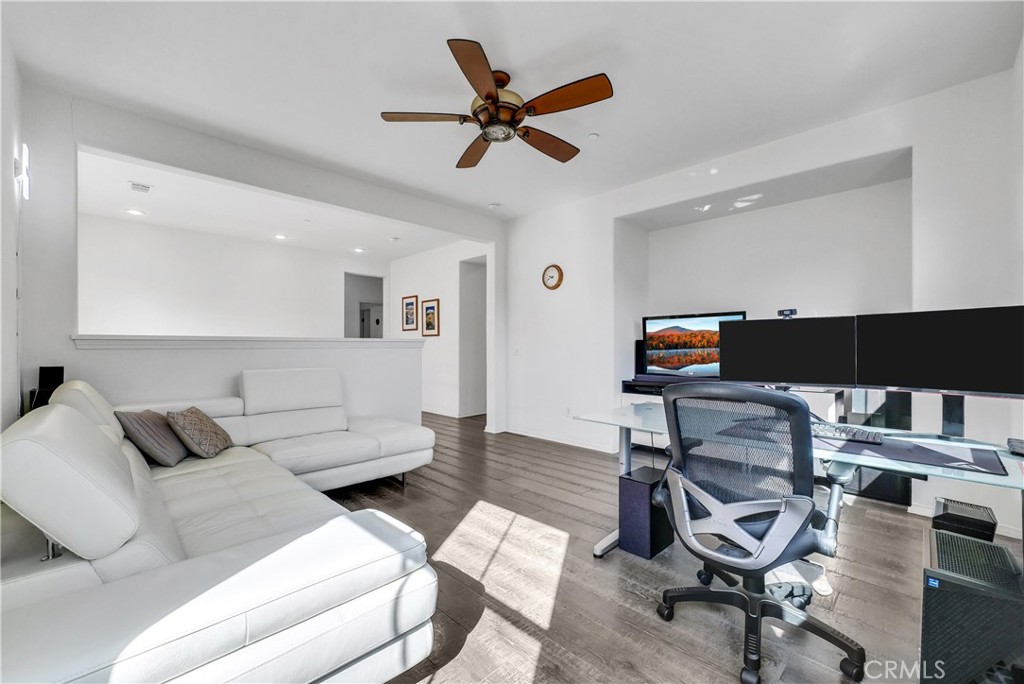 320 La Floresta Drive