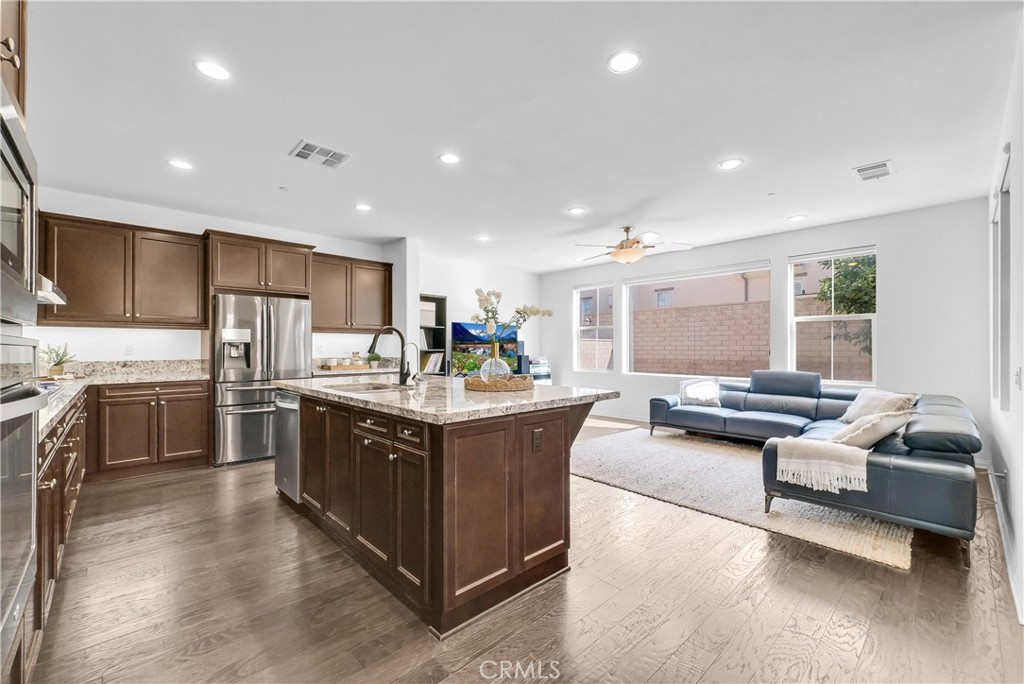 320 La Floresta Drive