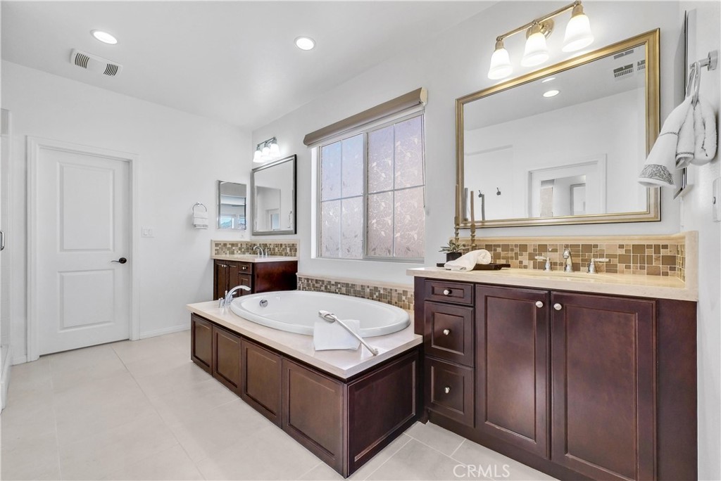 320 La Floresta Drive