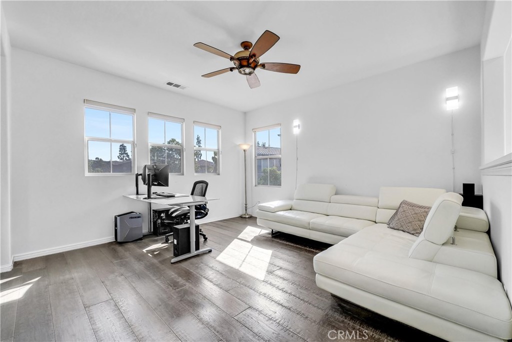 320 La Floresta Drive