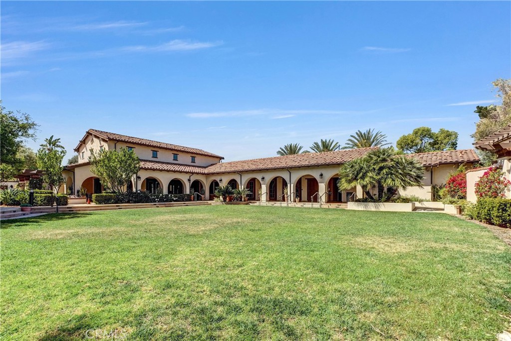 320 La Floresta Drive