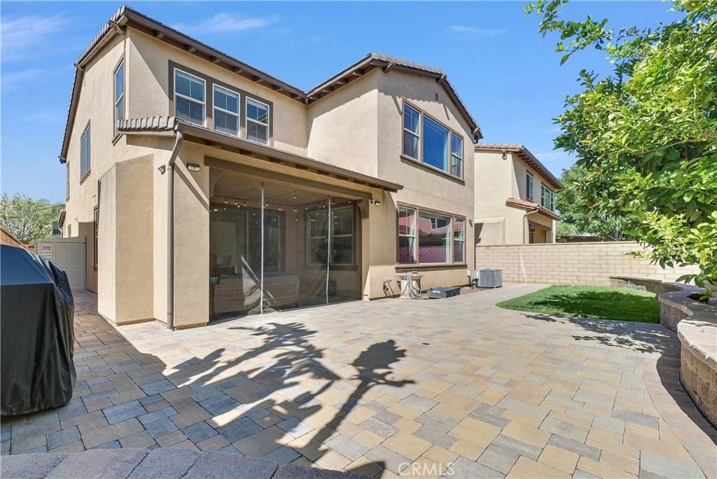 320 La Floresta Drive