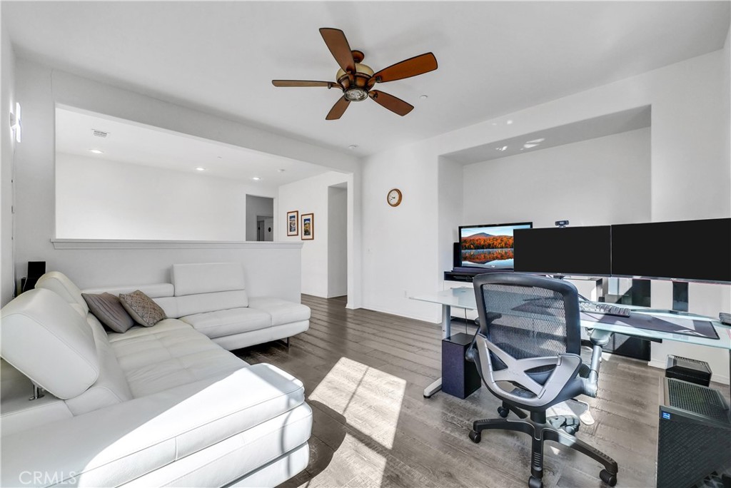 320 La Floresta Drive