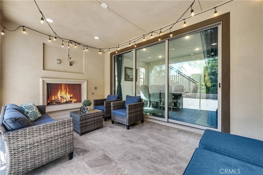 320 La Floresta Drive