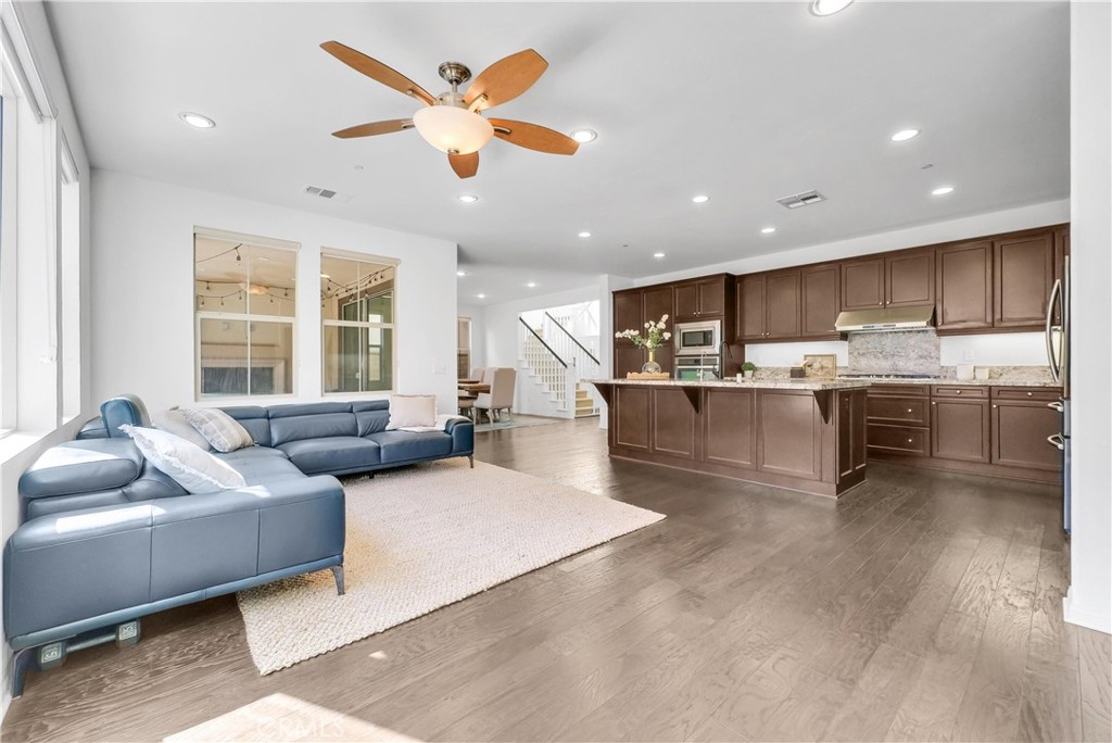 320 La Floresta Drive