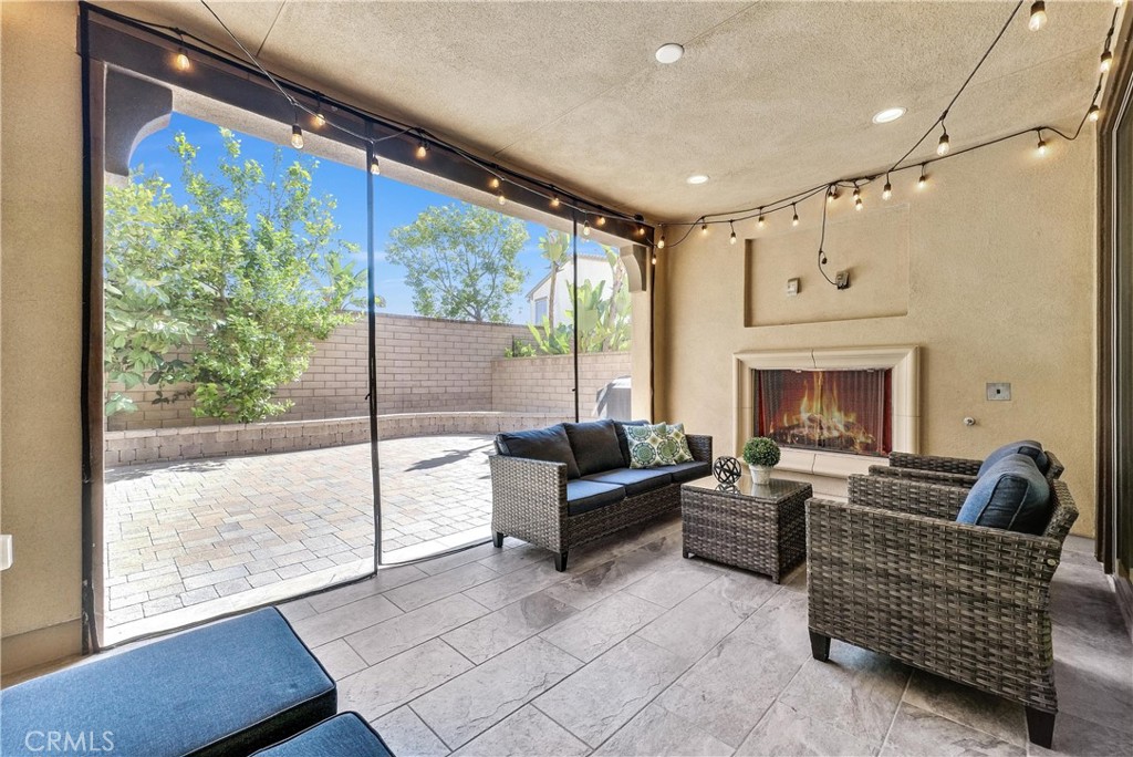 320 La Floresta Drive