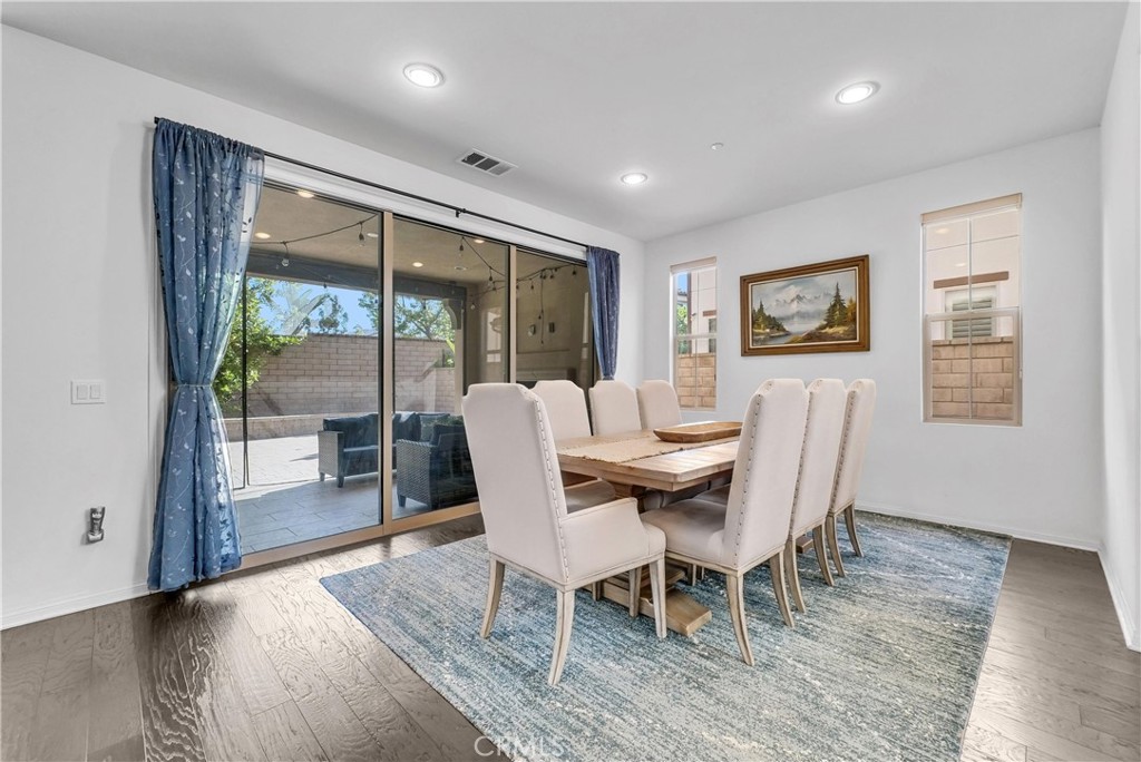 320 La Floresta Drive