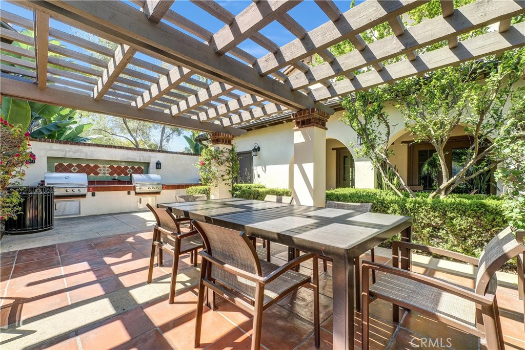 320 La Floresta Drive