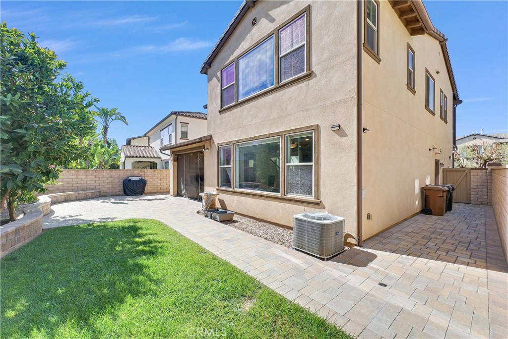 320 La Floresta Drive