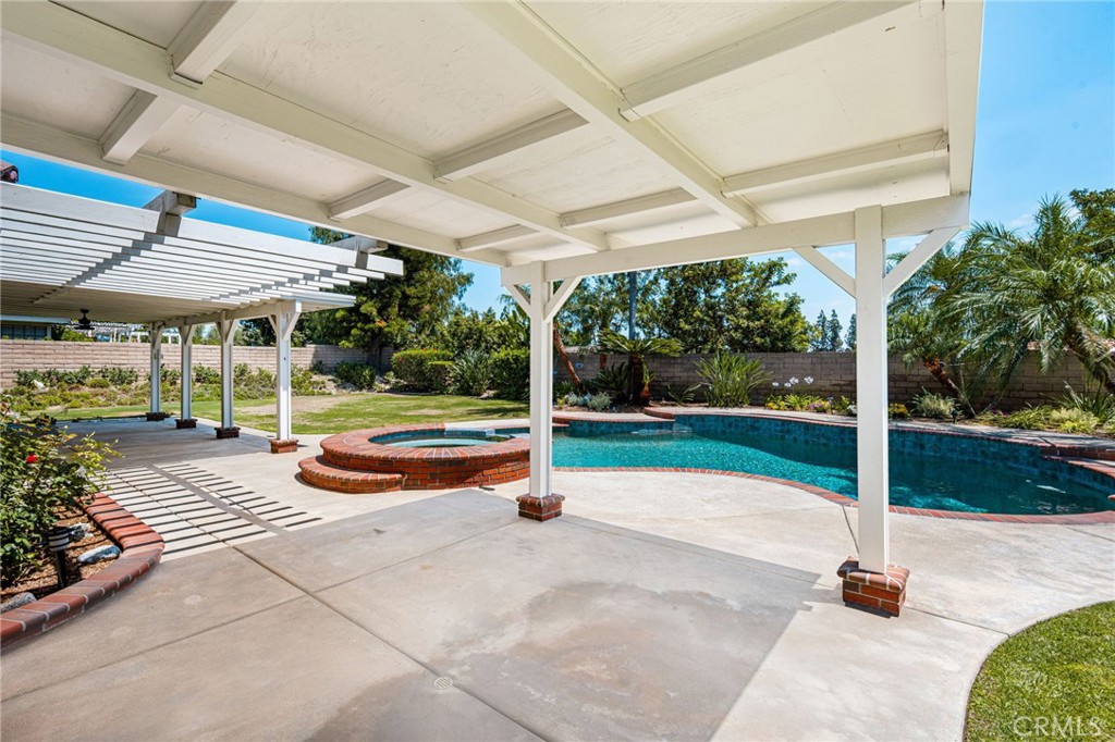 20660 Vista Del Sol