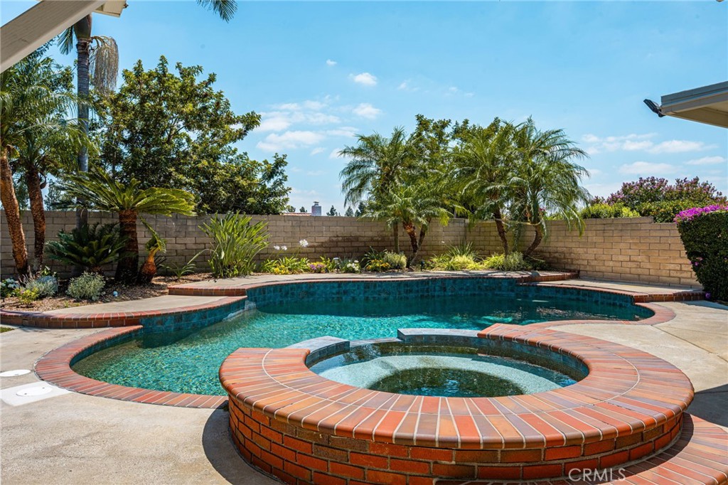 20660 Vista Del Sol