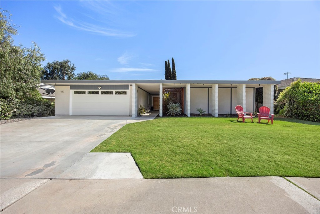 620 E Glenwood