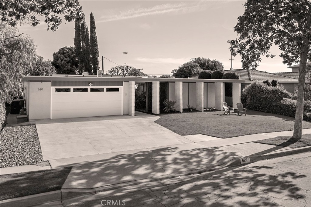 620 E Glenwood