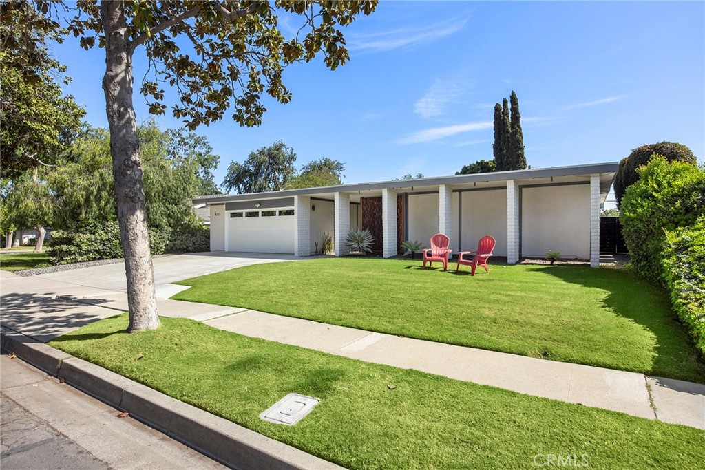 620 E Glenwood