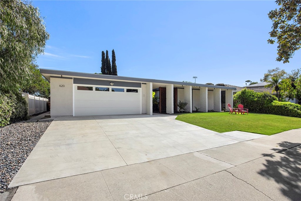 620 E Glenwood