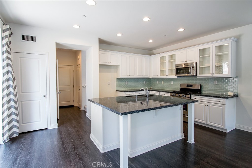 3981 E Heritage Lane