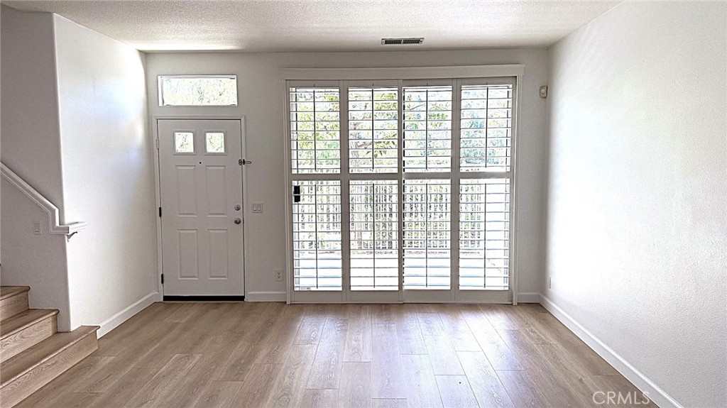 8382 E Truckee