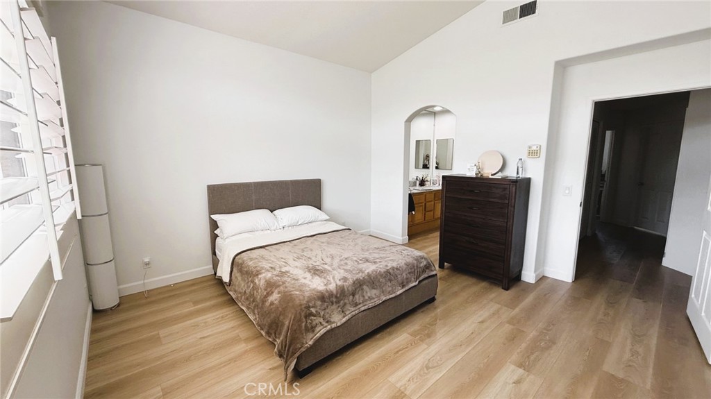 8382 E Truckee