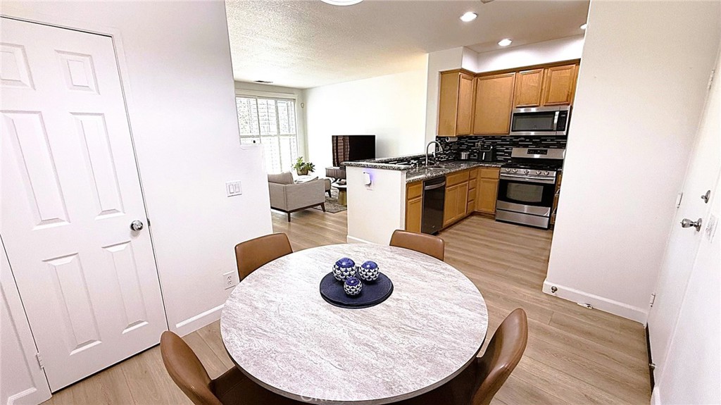 8382 E Truckee