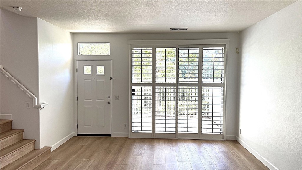 8382 E Truckee