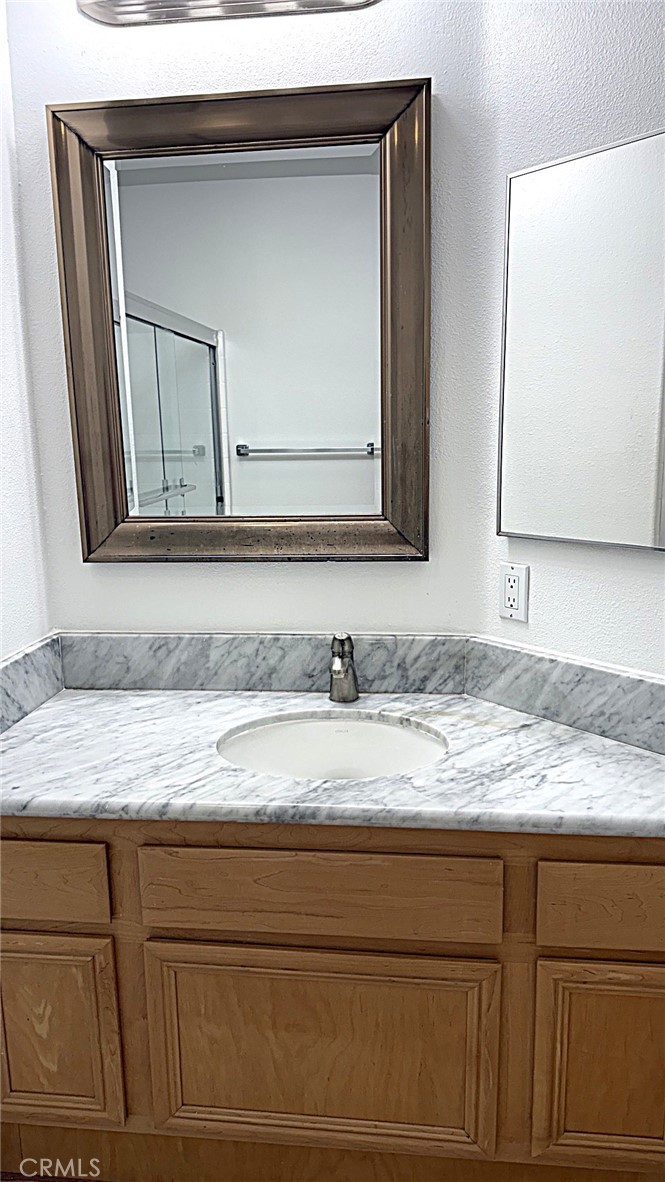 8382 E Truckee
