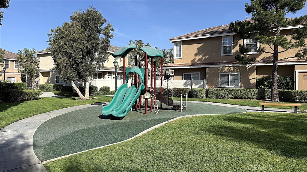 8382 E Truckee