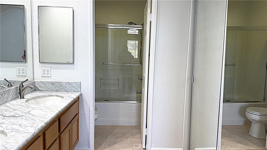 8382 E Truckee