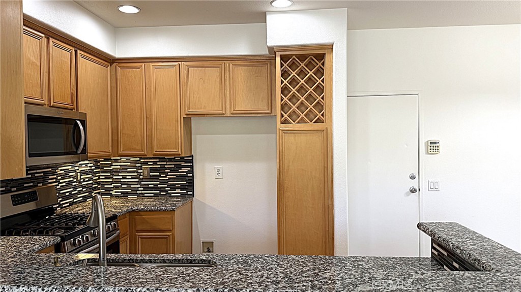8382 E Truckee