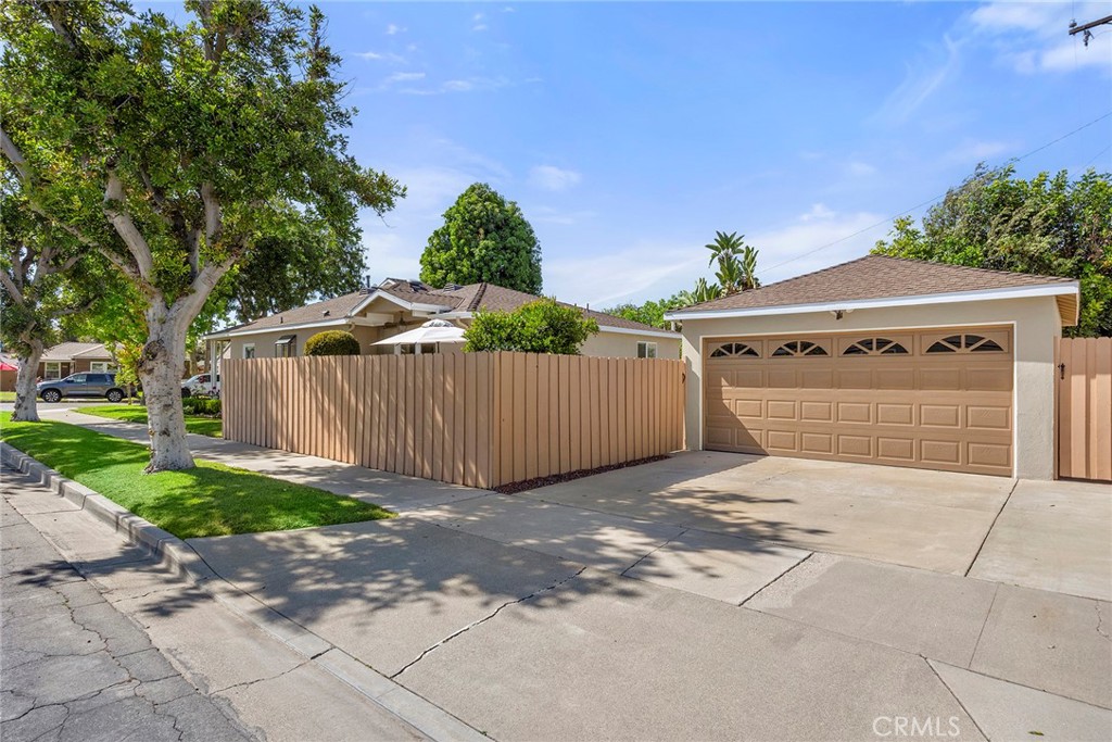 300 N Wayne