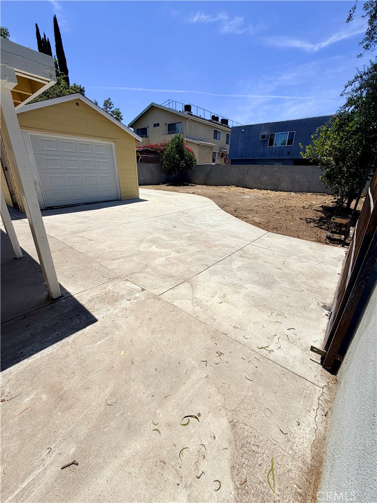 7253 Loma Verde Avenue