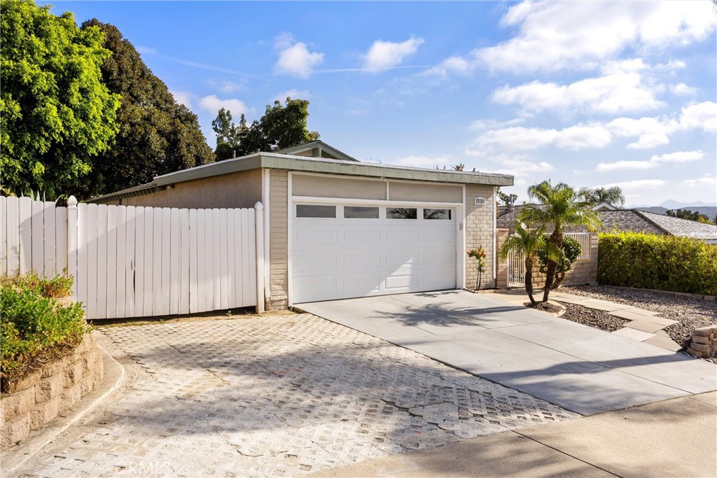 27121 Manzano