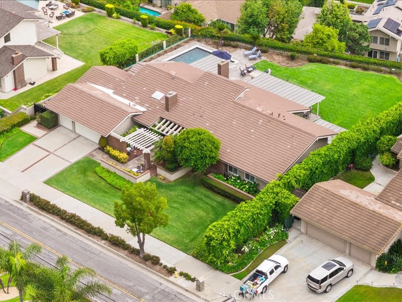 2010 Pioneer Ave.