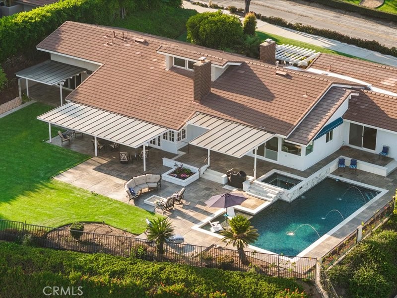 2010 Pioneer Ave.