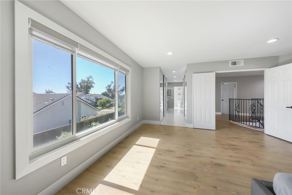 2106 Greenwood Court